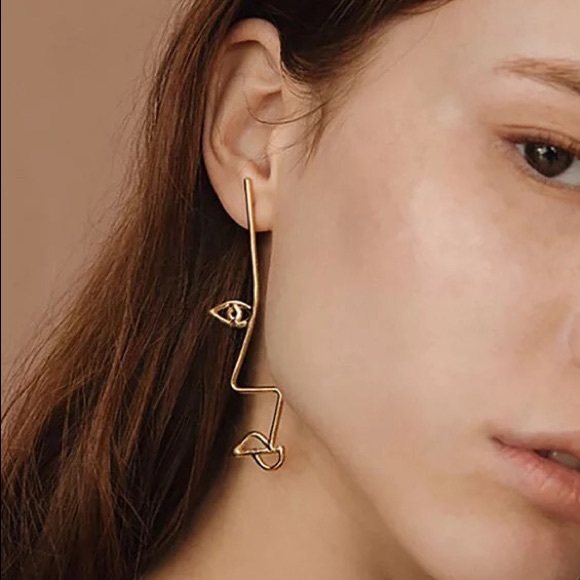 Jewelry - Chic Gold Asymmetric Abstract Drop Earrings